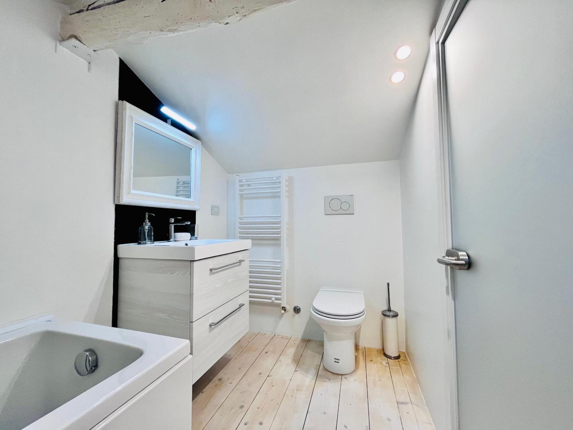 Riverside Loft Navigli - Spacious Two-Bedroom Apartment Milão Exterior foto