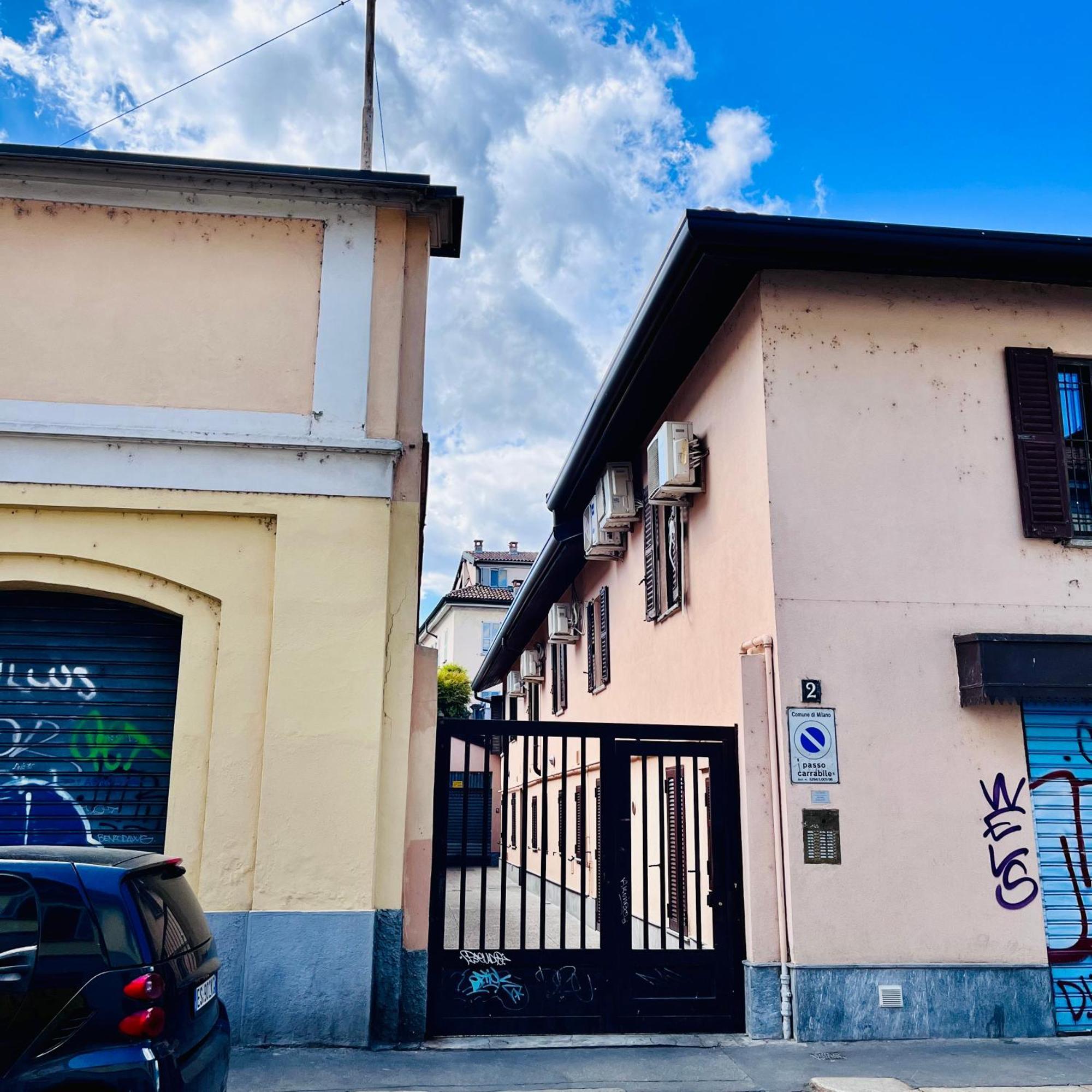 Riverside Loft Navigli - Spacious Two-Bedroom Apartment Milão Exterior foto