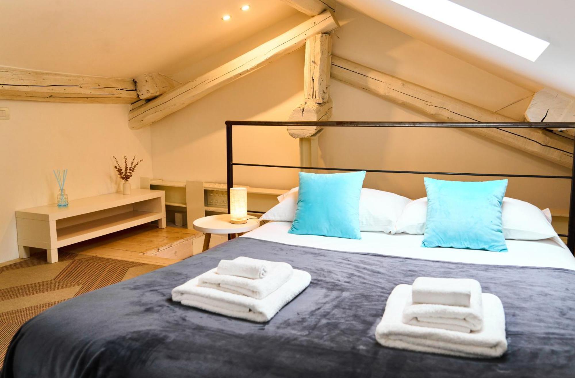 Riverside Loft Navigli - Spacious Two-Bedroom Apartment Milão Exterior foto