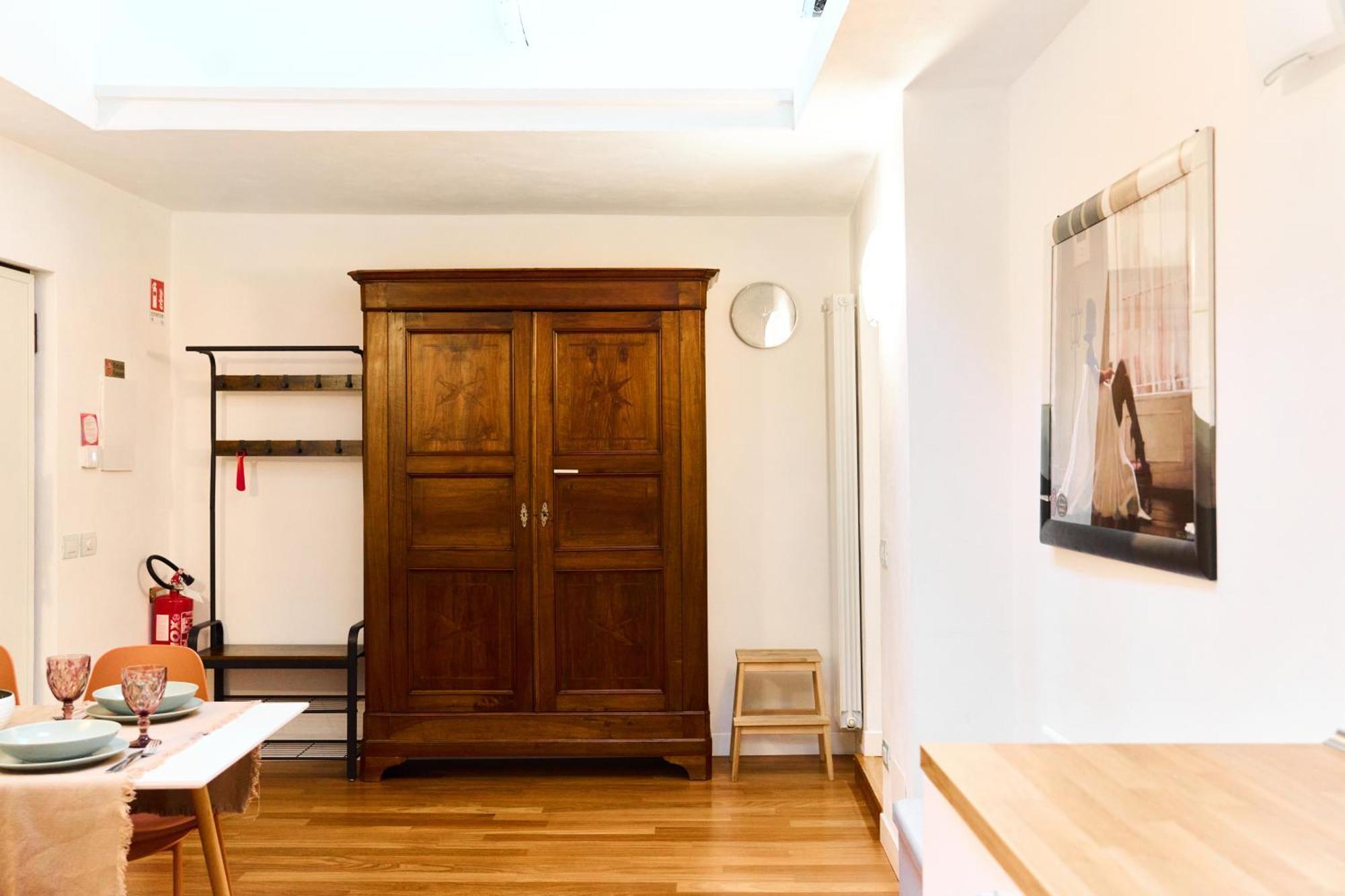 Riverside Loft Navigli - Spacious Two-Bedroom Apartment Milão Exterior foto
